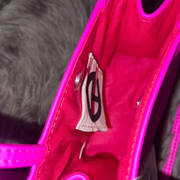 Small Azalea Telfar Bag ๐๐ - Picture 2 of 5